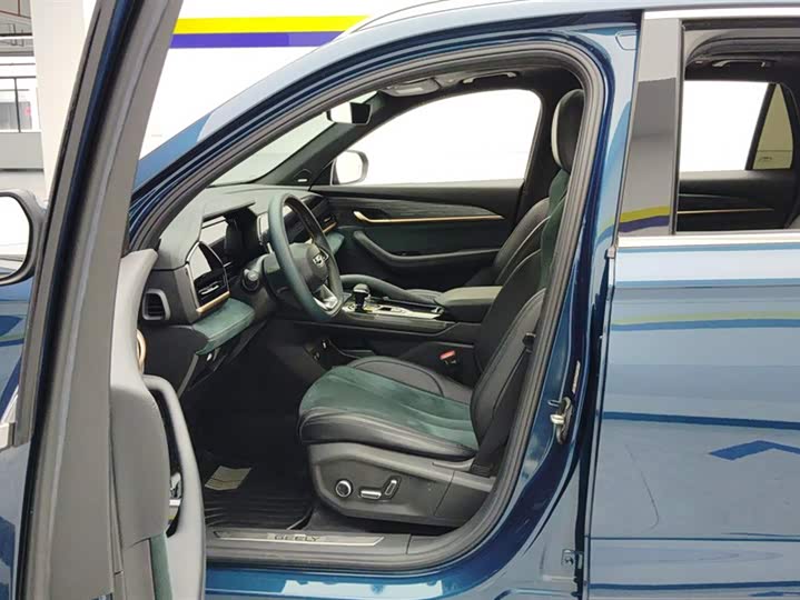 Фото 9 - Geely Monjaro