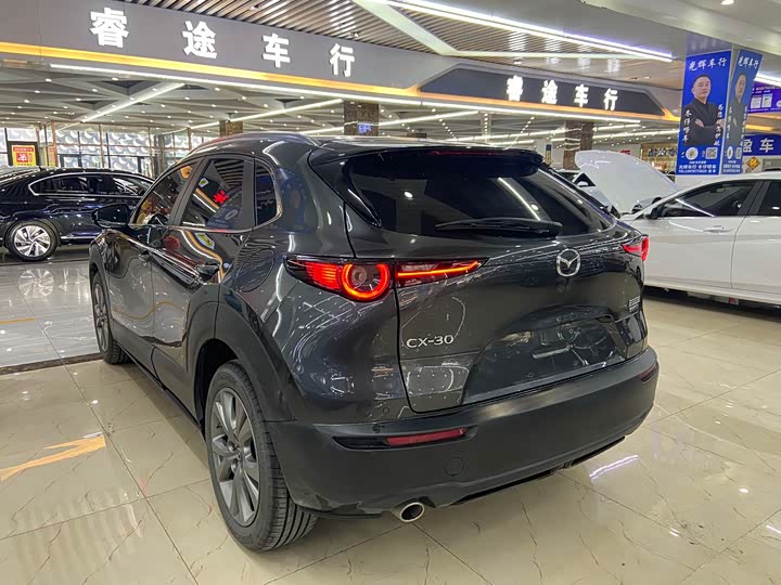 Фото 6 - Mazda CX-30