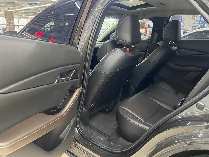 Фото 8 - Mazda CX-30