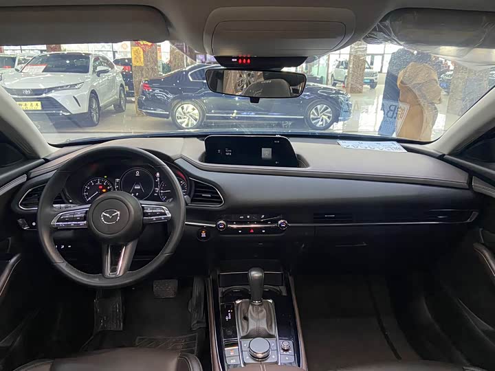 Фото 9 - Mazda CX-30