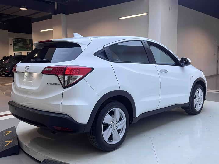 Фото 7 - Honda Vezel