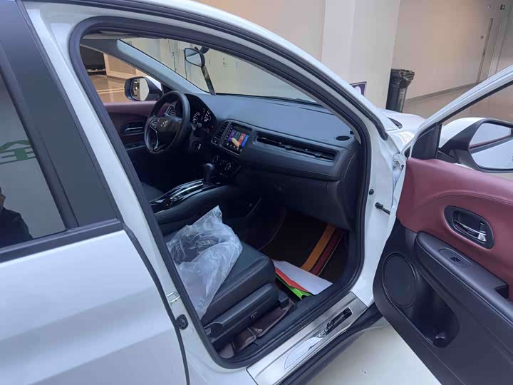 Фото 9 - Honda Vezel