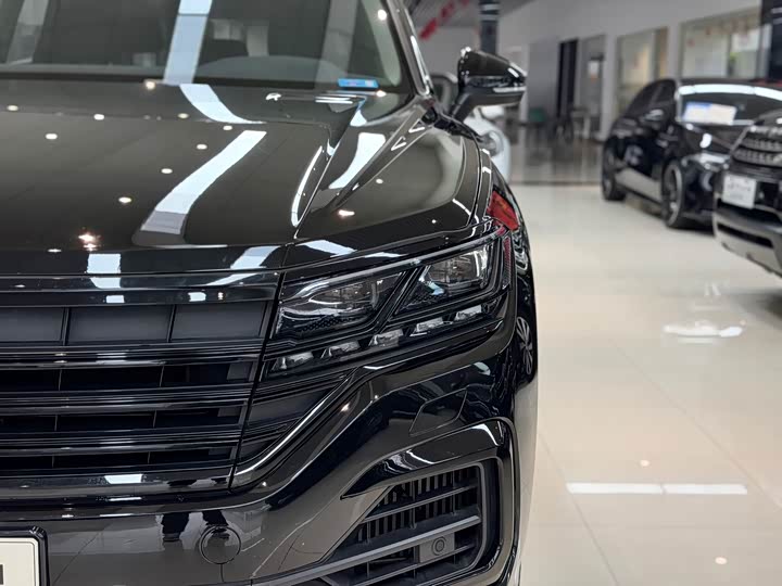 Volkswagen Touareg 2022 2022款 3.0TSI 锐享版 曜黑运动套装