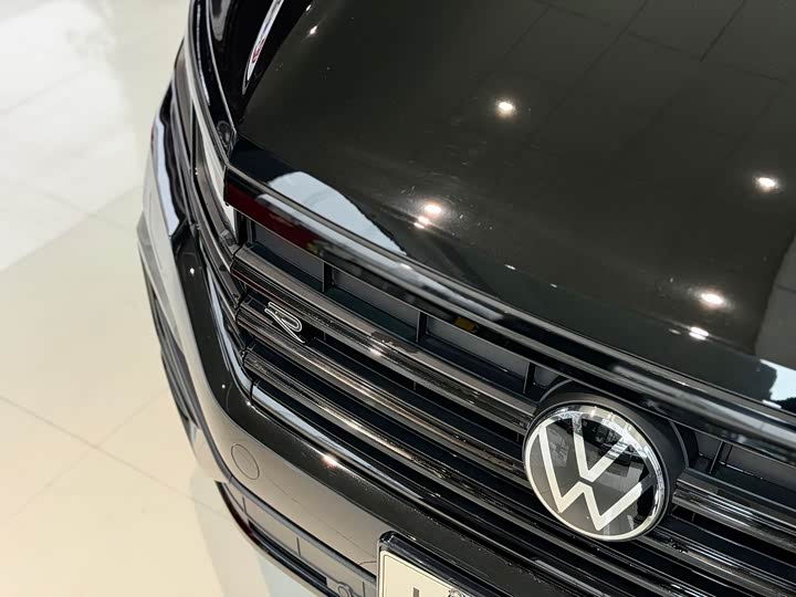 Volkswagen Touareg 2022 2022款 3.0TSI 锐享版 曜黑运动套装