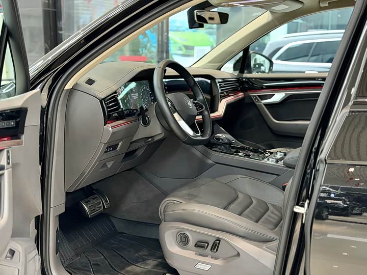 Volkswagen Touareg 2022 2022款 3.0TSI 锐享版 曜黑运动套装