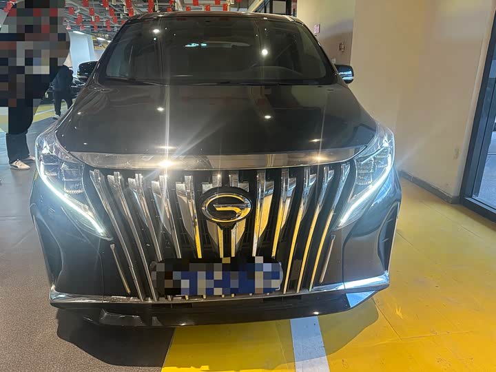 Фото 2 - GAC Trumpchi M8