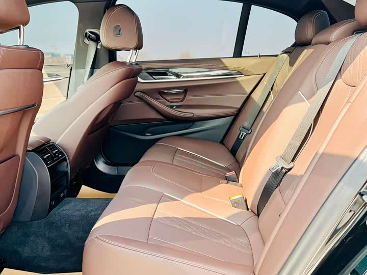 Фото 6 - BMW 5 Series