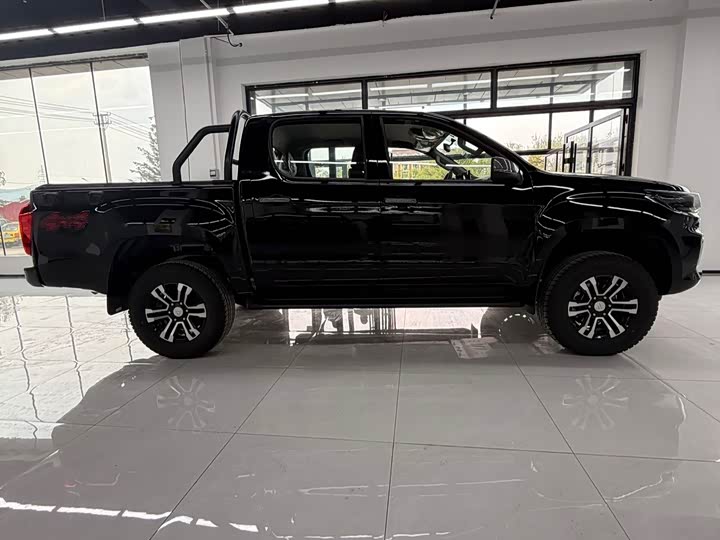 Foton Tunland F9 2022 2022款 2.0T汽油手动四驱豪华型标箱4G20TI5
