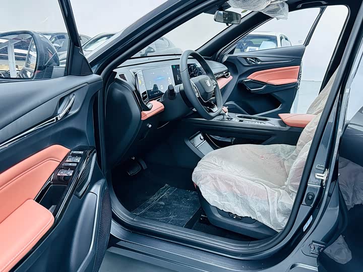 Фото 4 - Changan X5 Plus