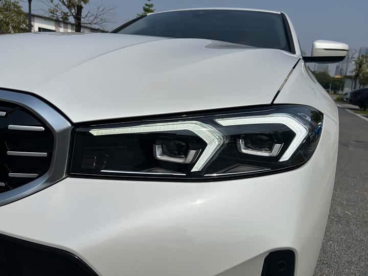 Zdjęcie 4 - BMW 3 Series