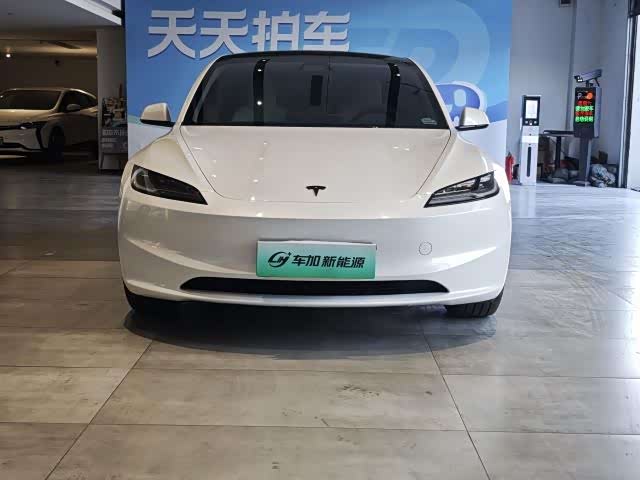 Фото 2 - Tesla Model 3