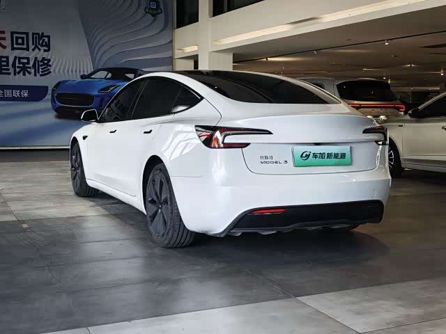 Фото 7 - Tesla Model 3