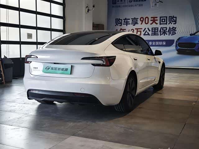 Фото 9 - Tesla Model 3