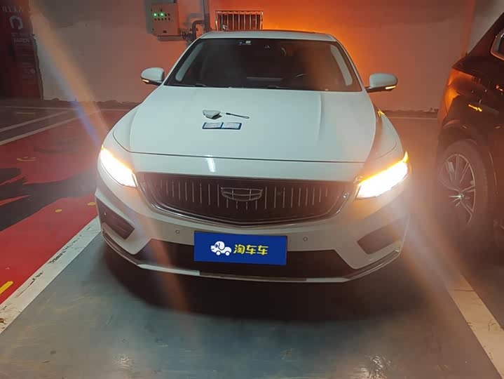 Фото 2 - Geely Preface