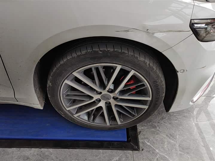 Фото 6 - Geely Preface