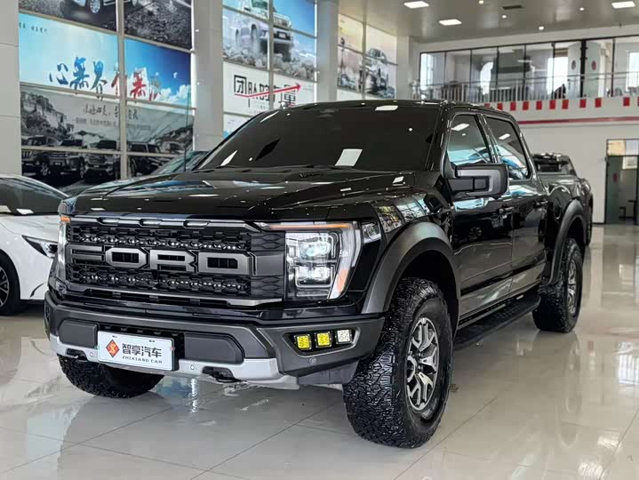 Photo 2 - Ford F-150 Raptor