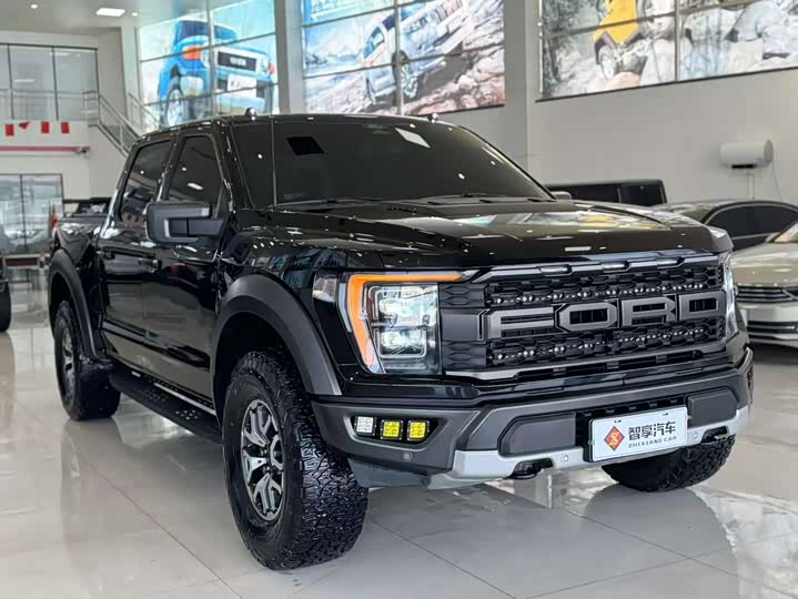 Photo 3 - Ford F-150 Raptor