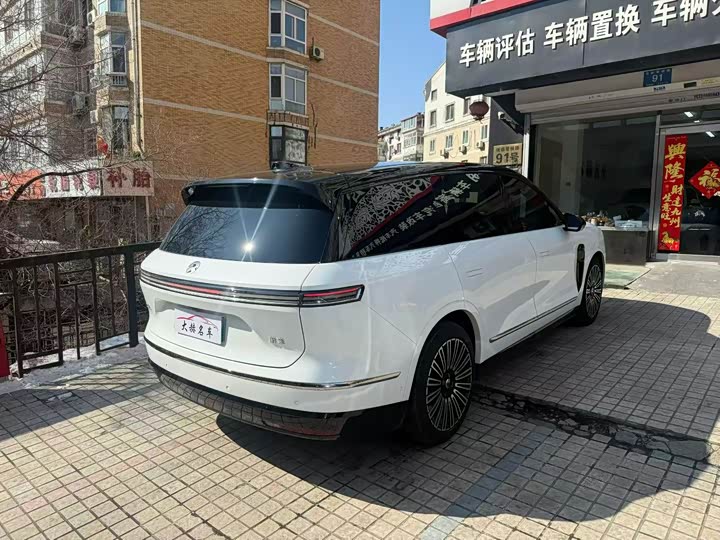 Фото 6 - Nio ES8