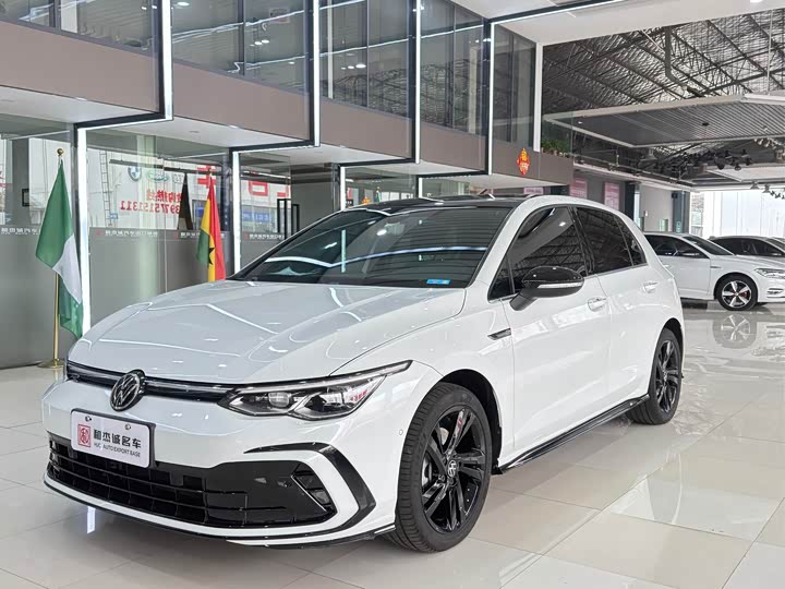 Фото 1 - Volkswagen Golf