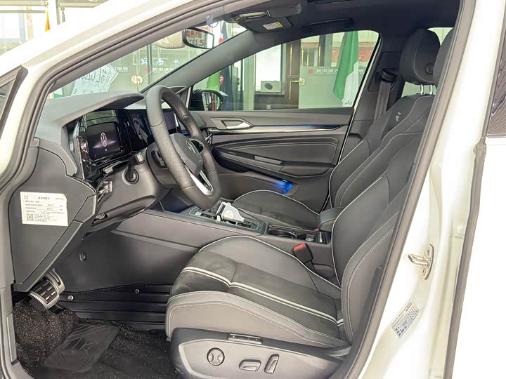 Фото 4 - Volkswagen Golf