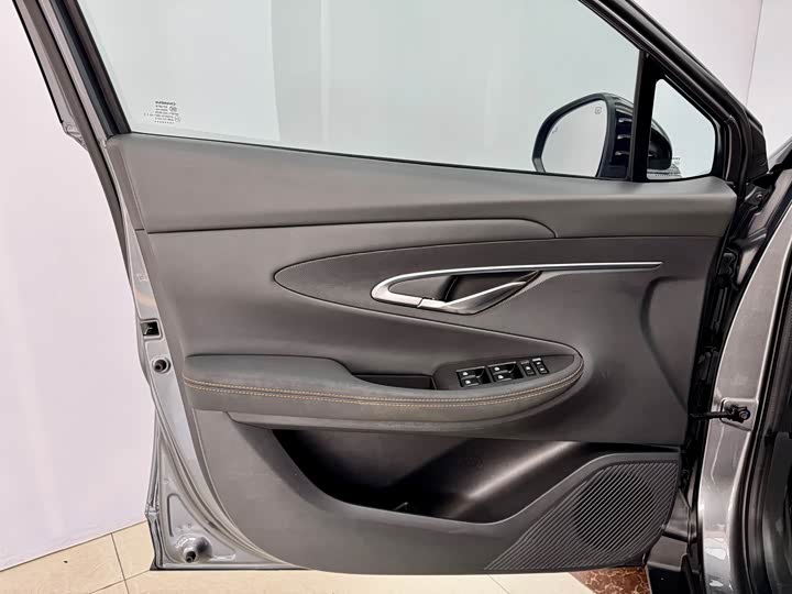 Photo 8 - Changan UNI-T