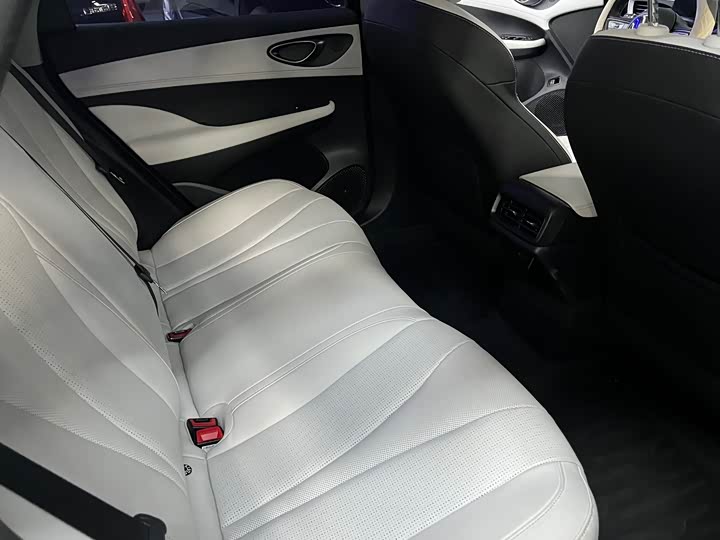 Фото 7 - BYD Seal 05 DM-i Hybrid