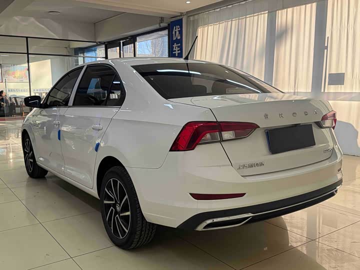 Фото 4 - Skoda Rapid