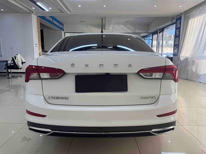 Фото 5 - Skoda Rapid