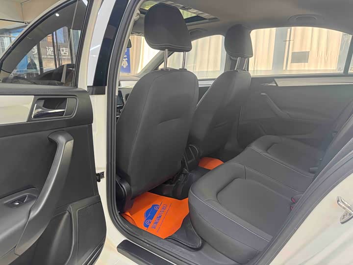 Фото 8 - Skoda Rapid