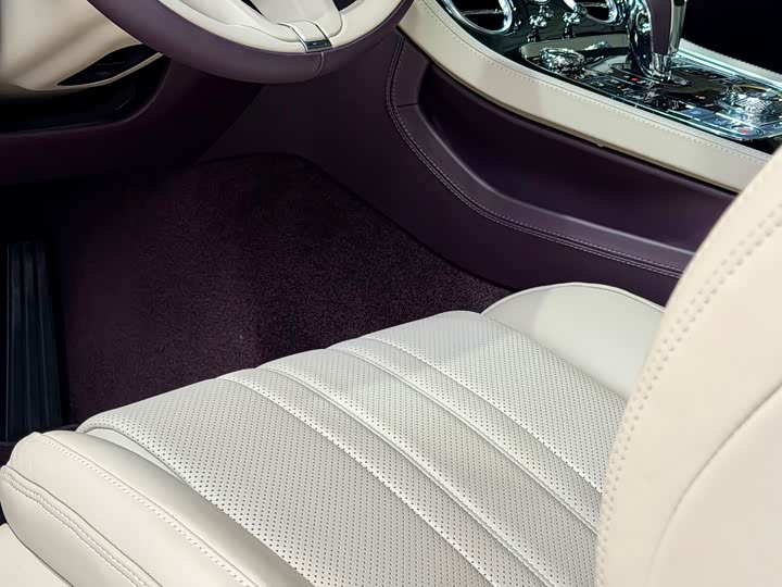 Фото 9 - Bentley Continental GT