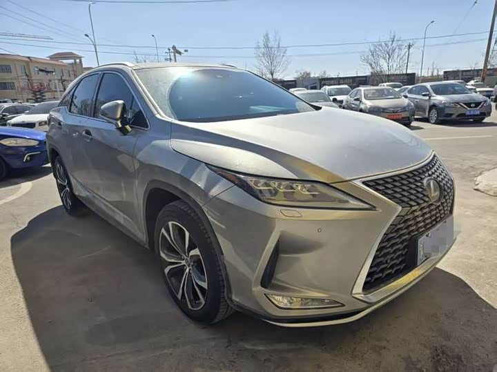 Фото 3 - Lexus RX