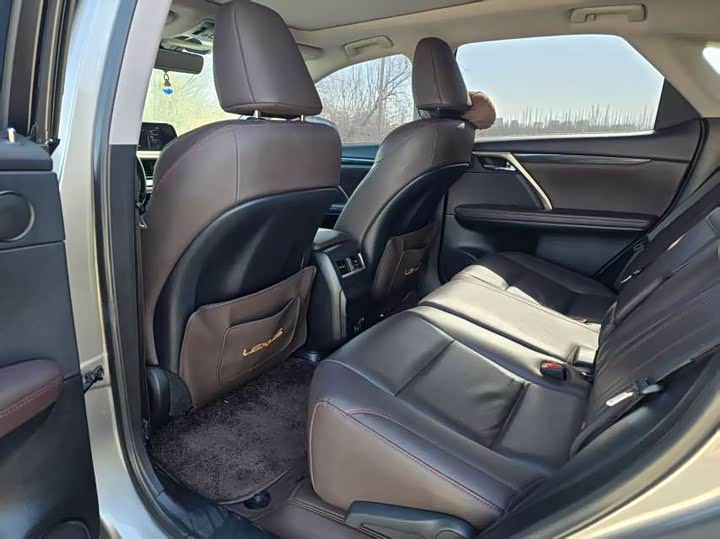 Фото 7 - Lexus RX