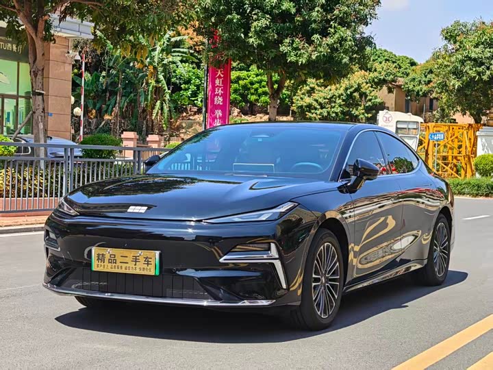 Фото 1 - Geely Galaxy Starshine 8 EM-i