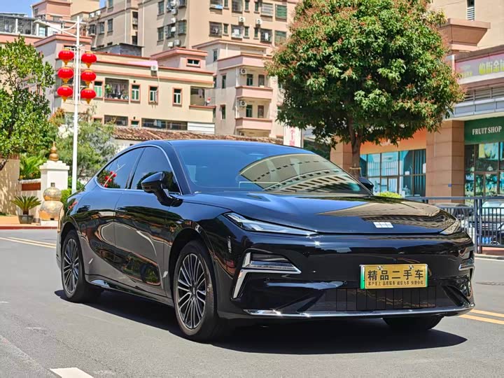 Фото 3 - Geely Galaxy Starshine 8 EM-i