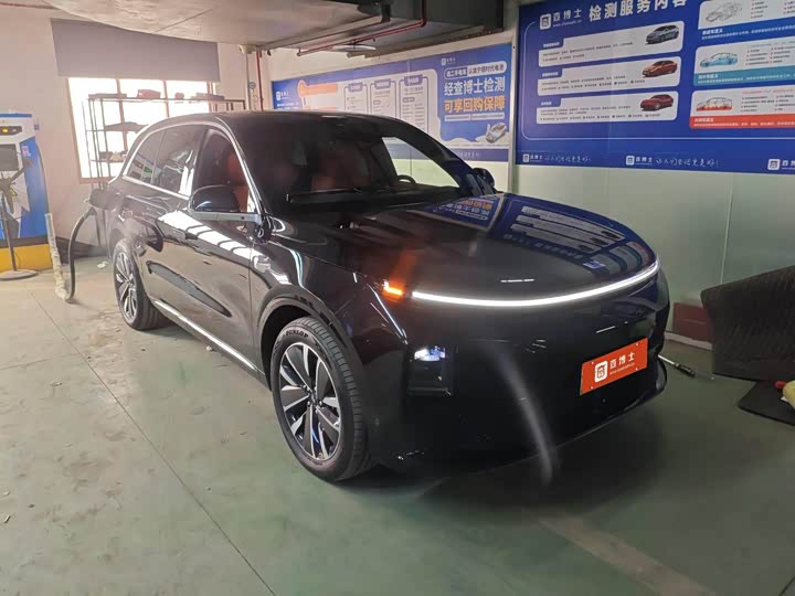 Photo 2 - LiXiang L6