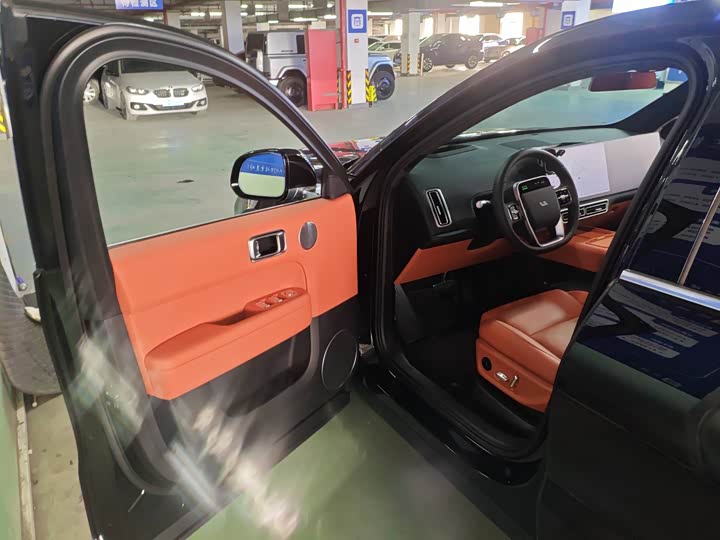 Photo 3 - LiXiang L6