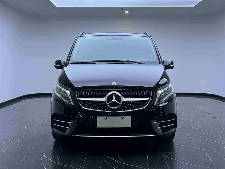Photo 2 - Mercedes-Benz V-Class