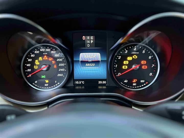 Photo 8 - Mercedes-Benz V-Class