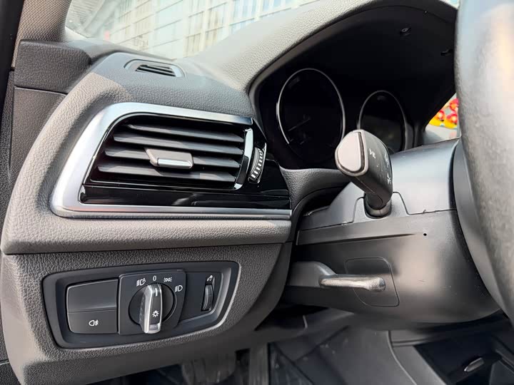 Photo 7 - BMW 1 Series