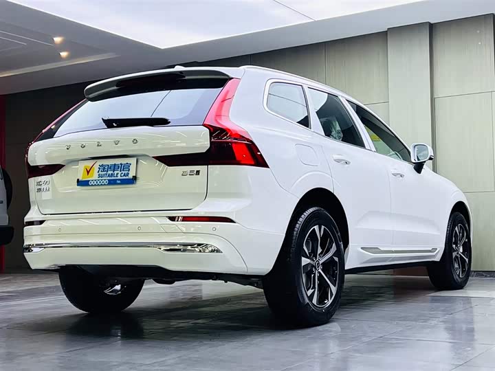 Volvo XC60 2026 2026款 B5 四驱智逸豪华版