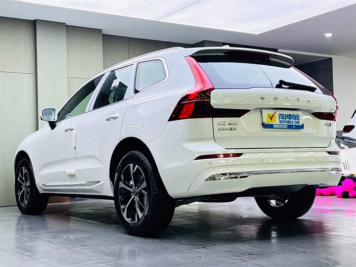 Volvo XC60 2026 2026款 B5 四驱智逸豪华版