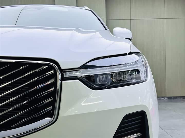 Volvo XC60 2026 2026款 B5 四驱智逸豪华版