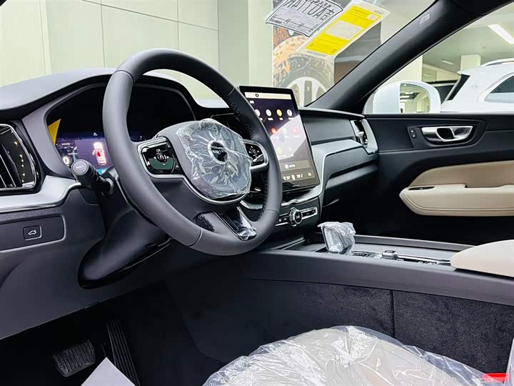 Volvo XC60 2026 2026款 B5 四驱智逸豪华版