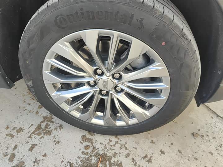 Photo 6 - Cadillac XT4