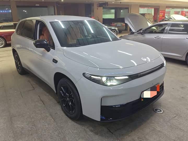 Фото 1 - Leapmotor C10