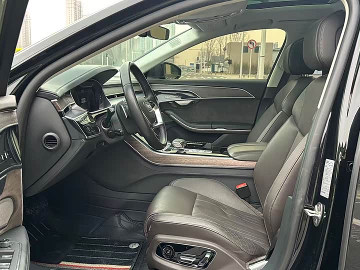 Фото 6 - Audi A8