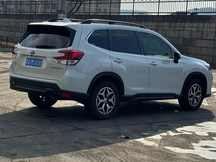 Фото 4 - Subaru Forester