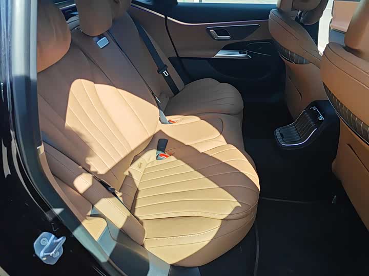 Фото 4 - Mercedes-Benz E-Class Hybrid