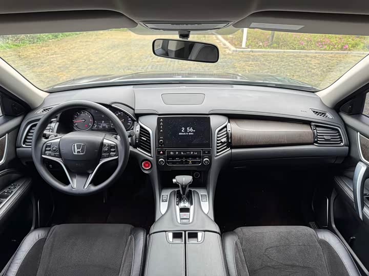 Фото 7 - Honda Avancier