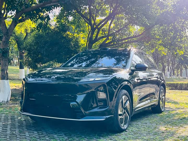 Фото 3 - Nio ES6